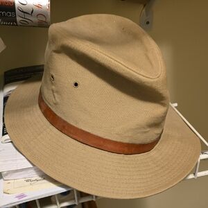 Eddie Bauer Beige Bucket Hat with Dark Accent